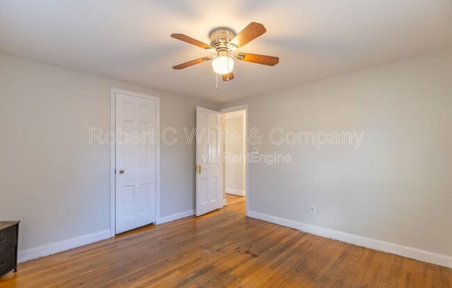 Building Photo - 33 Mills Ln