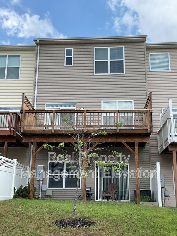 Building Photo - 111 Kingsley Dr
