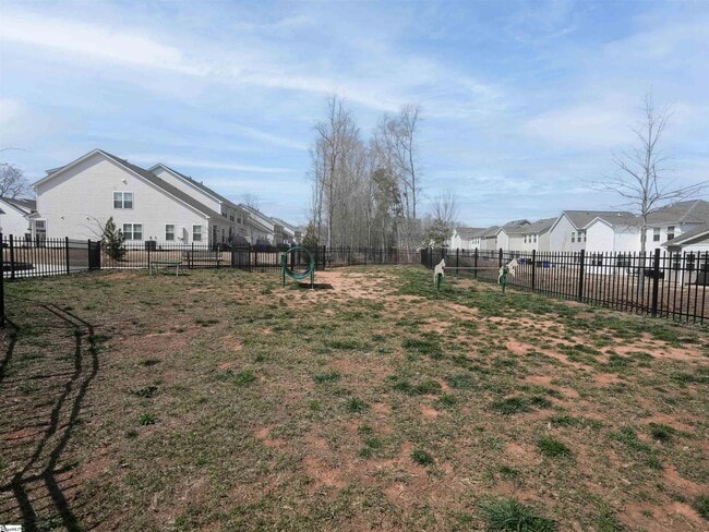 Building Photo - 323 Bryland Wy