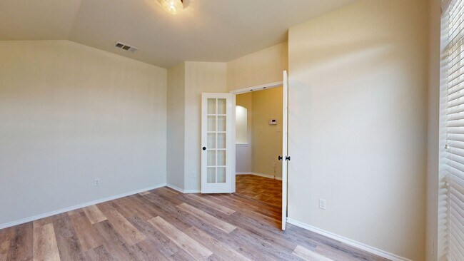Building Photo - REMODELED BEAUTY WAITING FOR YOU BY FORT H...