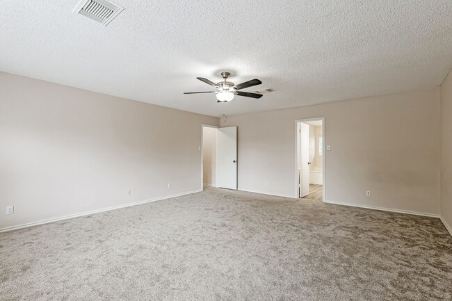 Building Photo - Hidden Gated community about 7 miles from Randolph Air Force Base