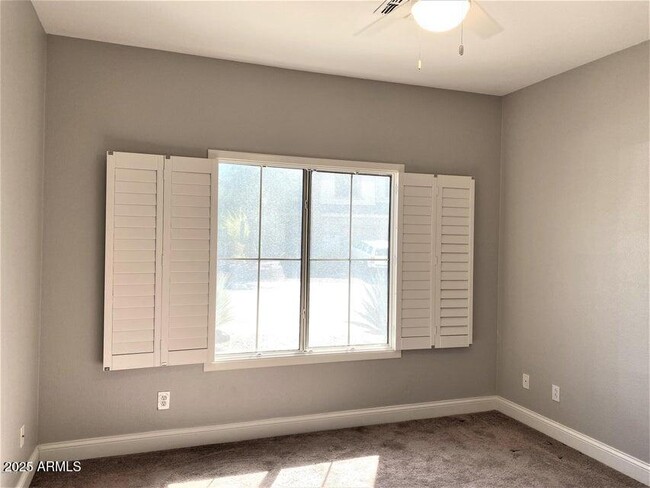 Building Photo - 40912 N Columbia Trail