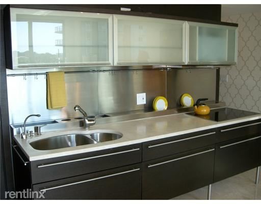 Building Photo - 3 br, 3 bath Condo - 6000 Collins Ave Amaz...