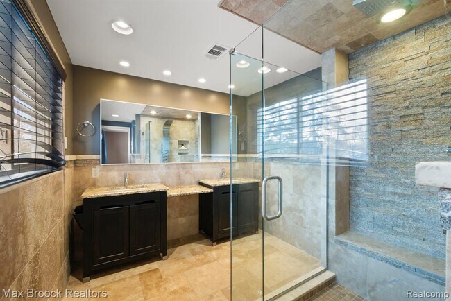 Building Photo - 3602 Elmhurst Ave