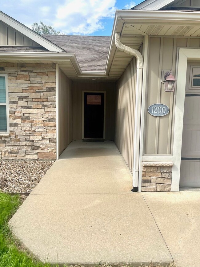 Building Photo - 3 Bedroom Ranch-Style Home in West Columbia