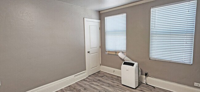 Building Photo - 1514 26th St