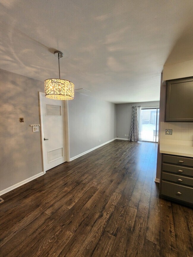 Building Photo - 123 Brewster Ct