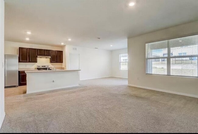 Building Photo - 292 Sofia Ln