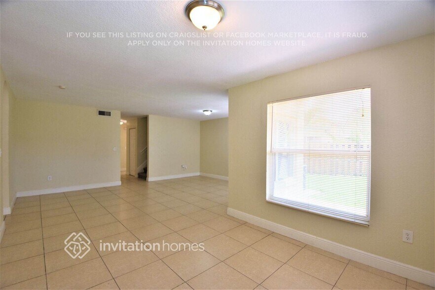 Building Photo - 1095 SW 135th Pl