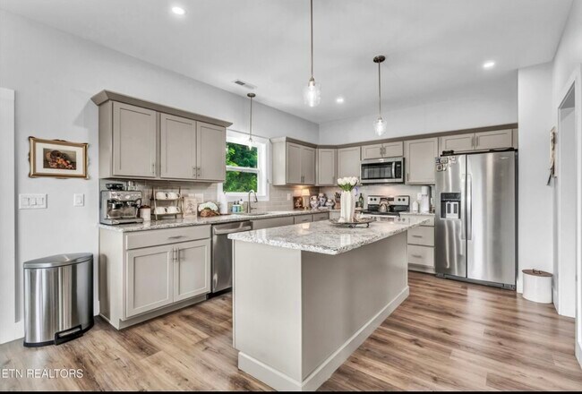 Building Photo - 7017 Remagen Ln