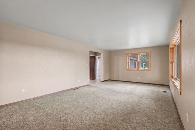 Building Photo - Beautiful Countryside 3-Bedroom Rental Home $2,200/Month!