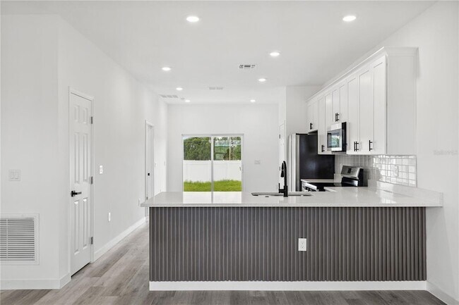 Building Photo - 602 Desmoines Ct