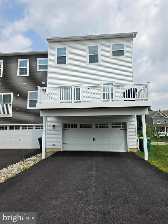 Building Photo - 844 New Castle Landing Dr