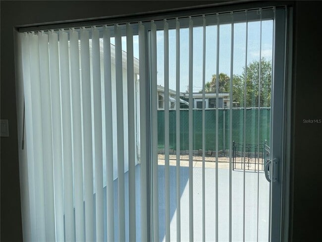 Building Photo - 1327 Honor Dr