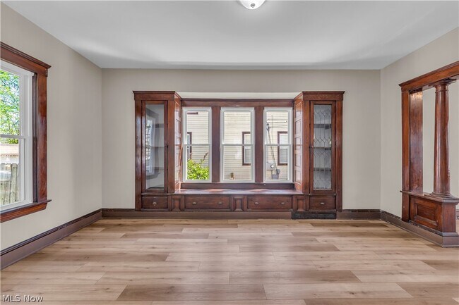 Building Photo - 3921 W 21st St