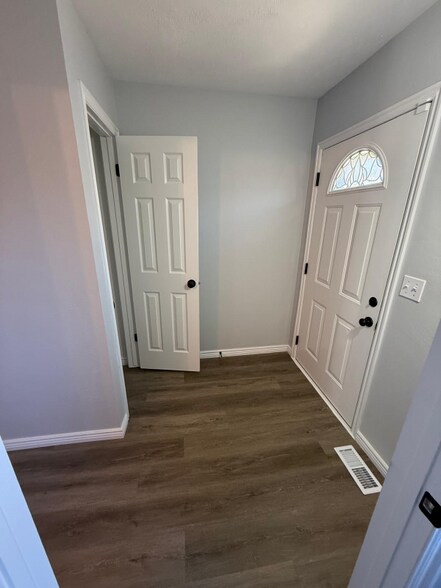 Building Photo - 8335 S 1050 E