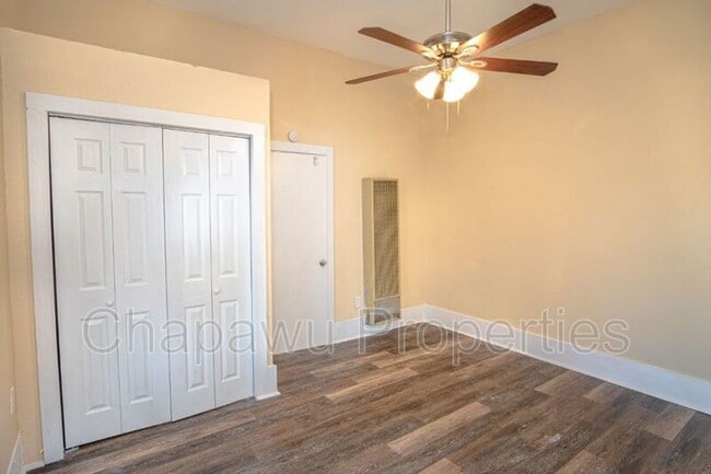 Building Photo - 125 Southolme Ave