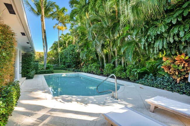 Building Photo - 230 Osceola Way