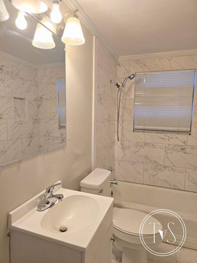 Building Photo - RATE DROP ALERT (was $1600/month)!