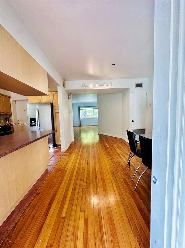 Building Photo - 1180 SW 22nd Terrace