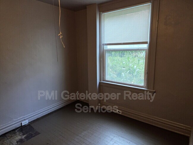Building Photo - 954 Hawthorne Ave
