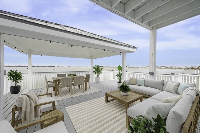 Building Photo - 1322 Outrigger St