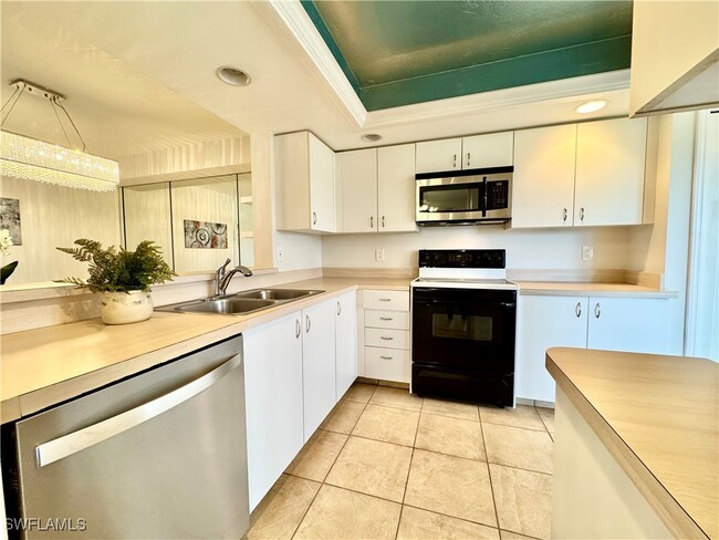 Building Photo - 7340 Glenmoor Ln
