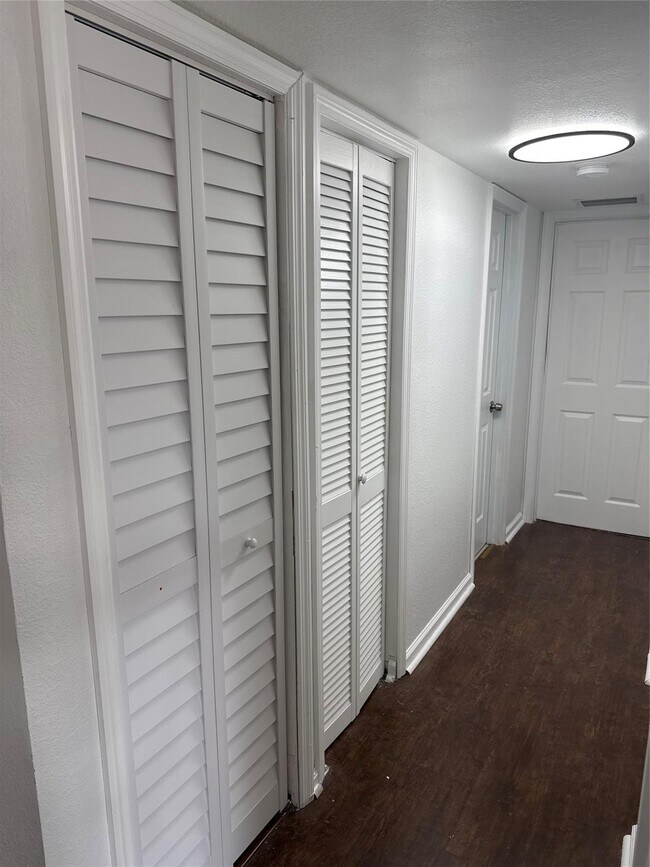 Building Photo - 2862 NW 55th Ave