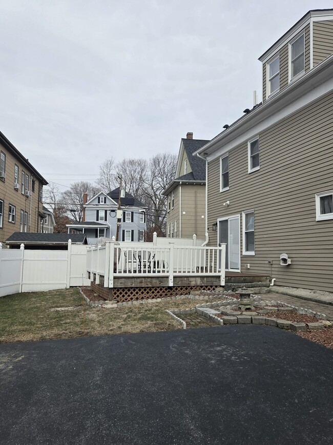 Building Photo - 26 Pearl St