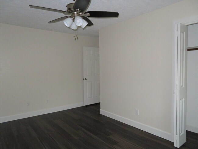 Building Photo - 11619 Bowlan Ln