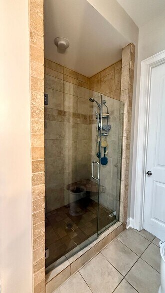 Building Photo - Beautiful 5 Bedroom Home in The Cotswolds