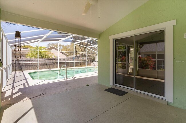 Building Photo - 40045 Palm St