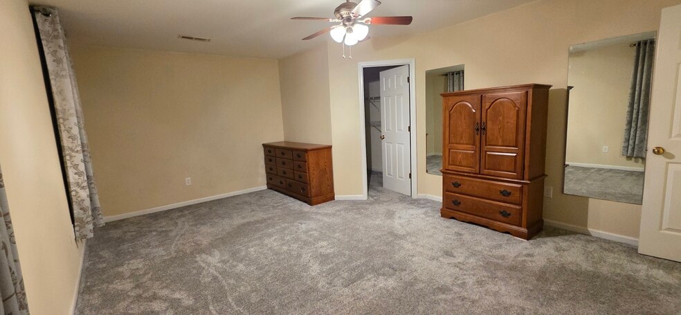 Master bedroom - 4001 Blackwolf Dr