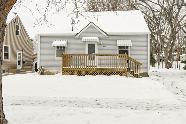 Primary Photo - Charming Home in Central Sioux Falls with ...