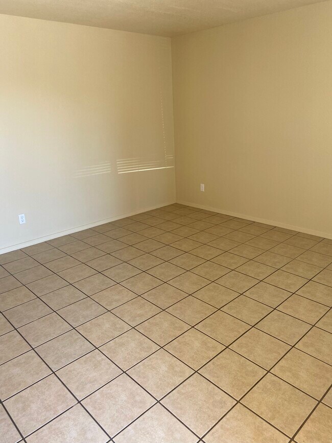 Living Space - 8493 Roseway Dr