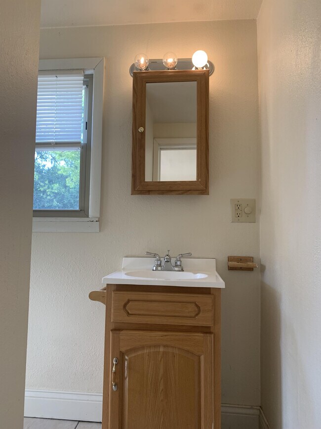 Building Photo - 500 S Lincoln St