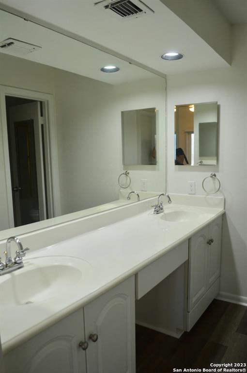 Building Photo - 11830 Button Willow Cove
