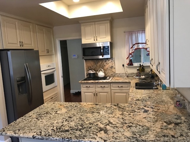 Building Photo - 3BD/2BA House in Pleasanton Val Vista Community w/ POOL!