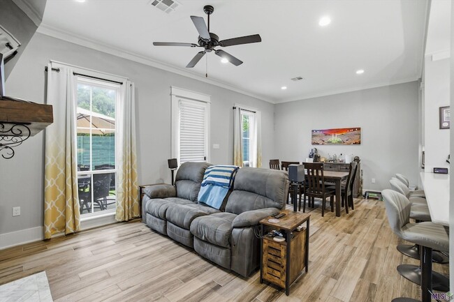 Building Photo - 421 St Thomas Ln