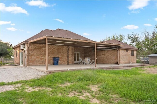 Building Photo - 23790 N Val Verde Rd