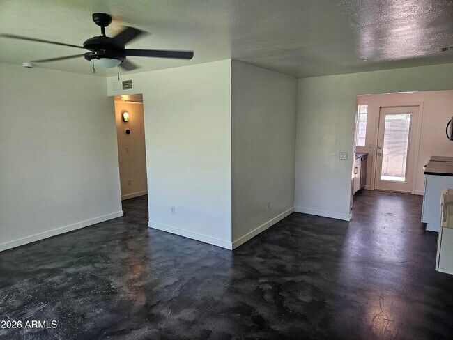 Building Photo - 1511 E Rovey Ave