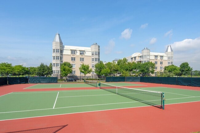 Building Photo - 208 Shearwater Ct W