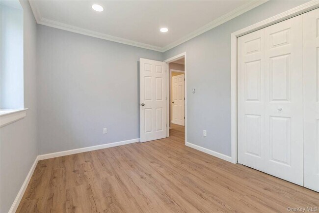 Building Photo - 138 Feller Dr