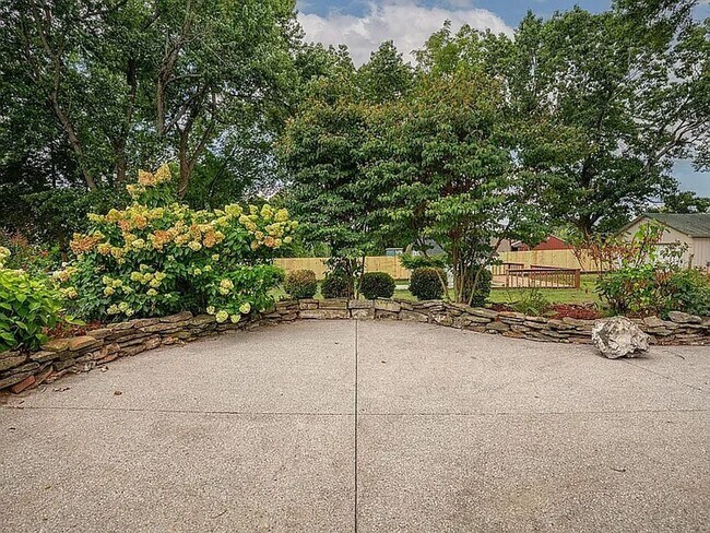 Building Photo - Your Dream Home Just Hit the Market – Don’t Miss Out!