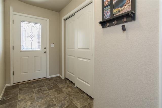 Building Photo - Excellent Town Home 3 Bedroom 2.5 Bath hom...