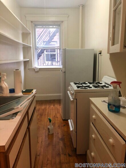 Building Photo - 49 Worthington St