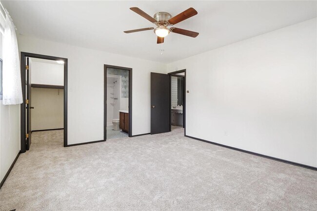 Building Photo - 2516 Westminister Dr