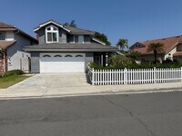 Building Photo - White Picket Fence Home in Irvine