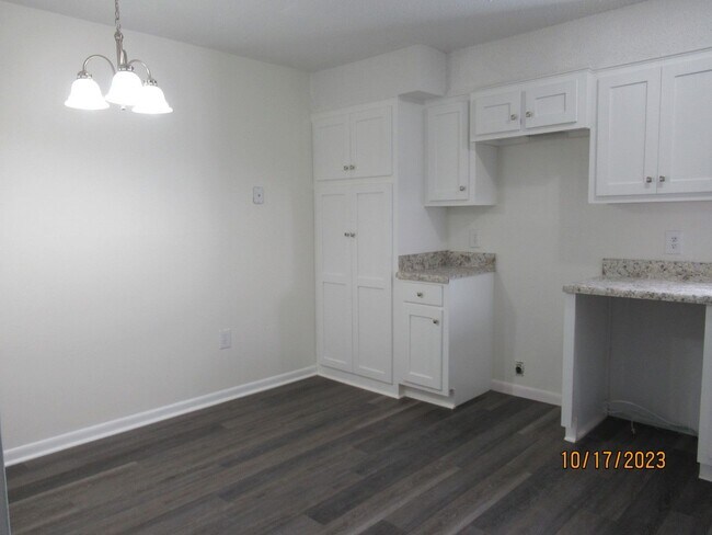 Building Photo - Willow Run Apartments