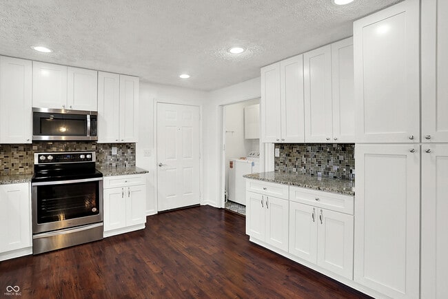 Building Photo - 301 W Pierce St